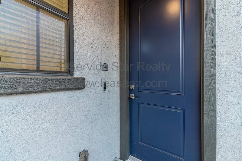 4 bed, 3.5 bath, 1779 sqft, $2,599 — Photo 4