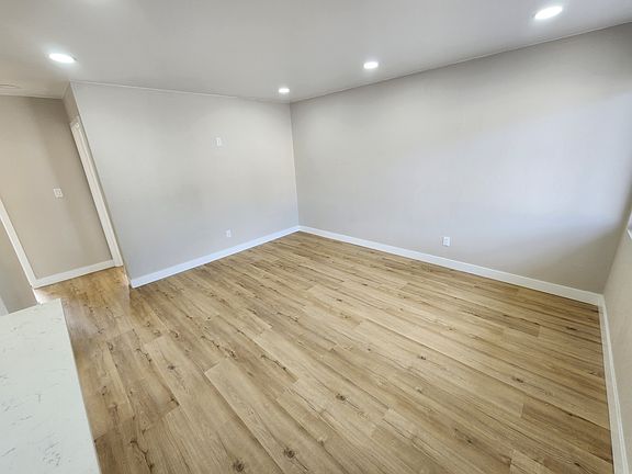 5th image of 6106 Severin Dr