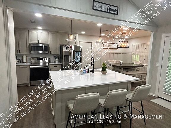 2nd image of 1503 Robinhood Ln