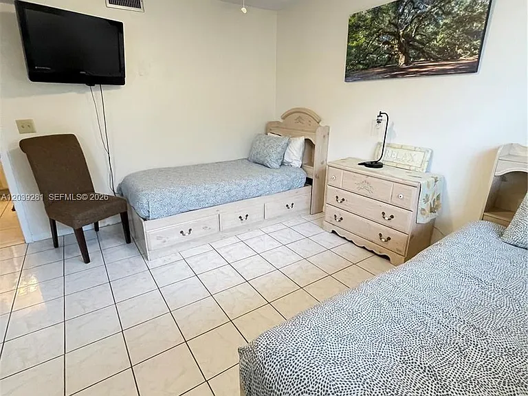 4000 Crystal Lake Dr #111 — Photo 21