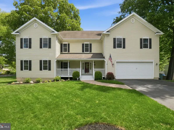 8613 Vernon Ave, Alexandria, VA 22309