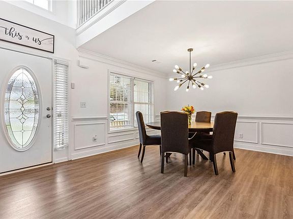 3rd image of 2013 Forsyth Park Ln