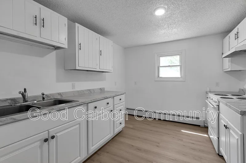 1 bed, 1.0 bath, $1,050 — Photo 4