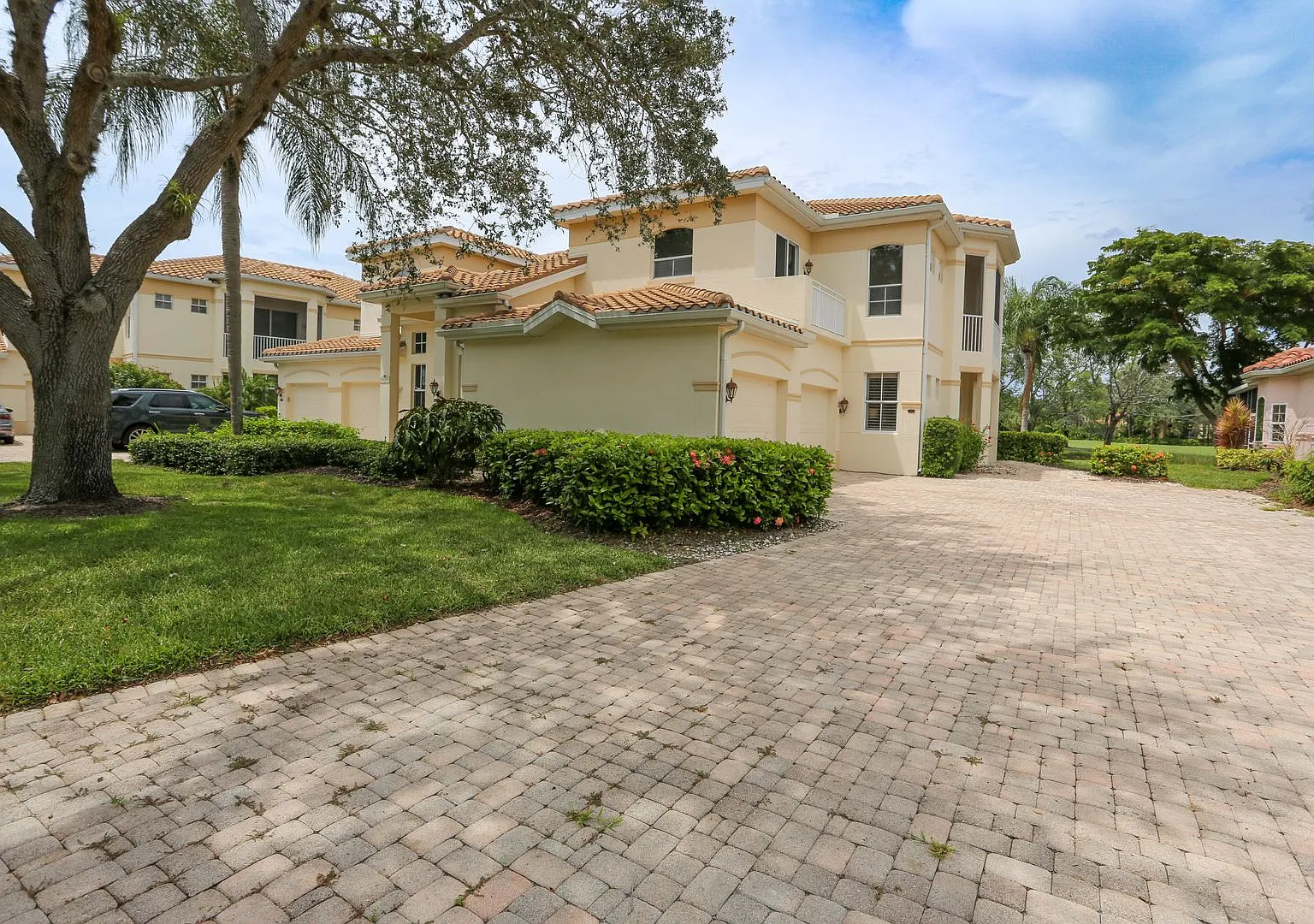 ** Sports Membership ** Bonita Springs Spanish Wells Country Club On Gorgeous Lake** — Photo 1