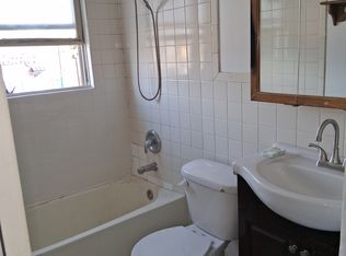 30 E 34th St, Steger, IL 60475