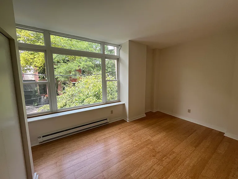 291 Hudson Ave #A — Photo 1