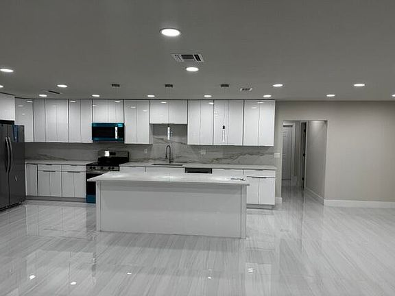 2nd image of 4259 Empress Street