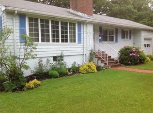 61 Oakley Ln, Waltham, MA 02452