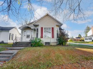 715 W Pearl St, Wapakoneta, OH 45895