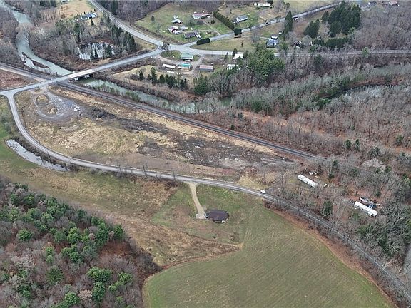 3rd image of Along Robertsville Rd