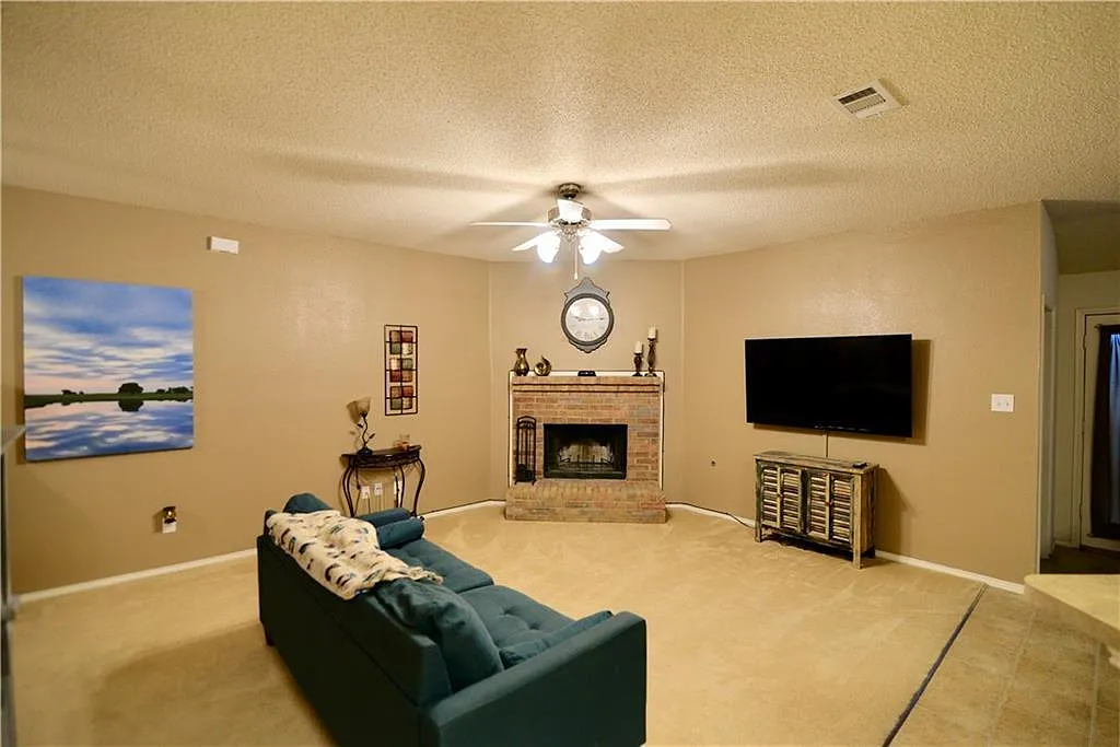 Forney Home for Lease! — Photo 3