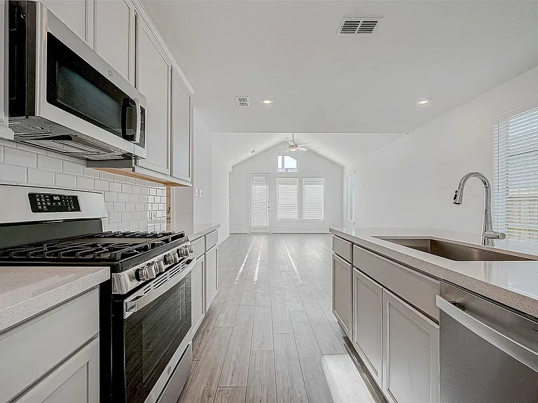 22111 Ingham Bluff Ln — Photo 14
