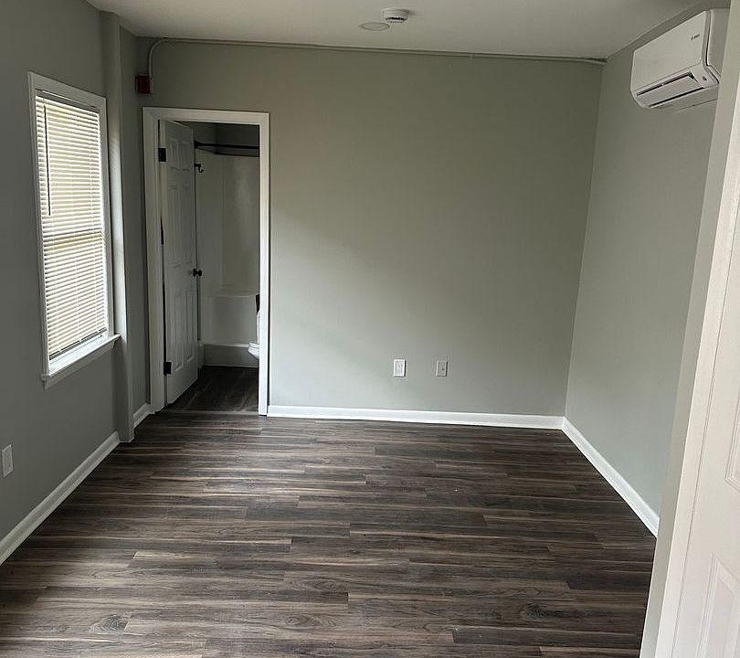 1st image of 607-609 Northampton St #609-3