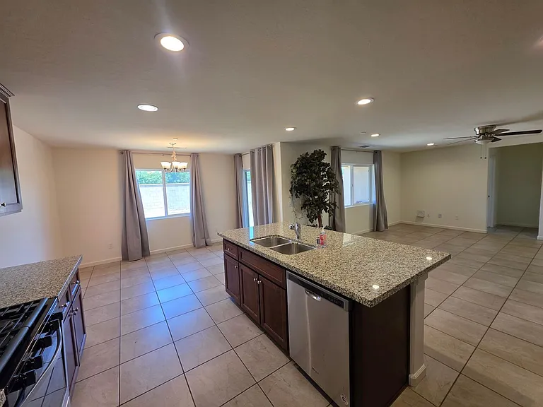 2308 W Ambassador Way — Photo 7