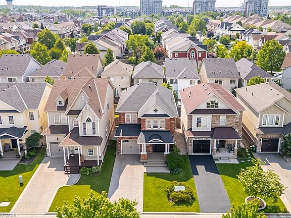 2nd image of 59 Fiddlehead Cres