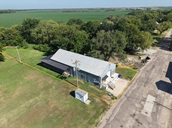 119 N Railroad Ave, Glasco, KS 67445