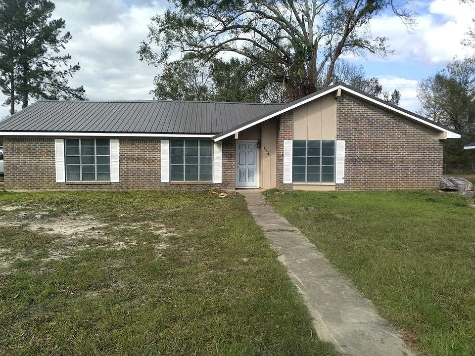 124 Azalea Ave