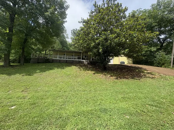 224 Peters Landing Rd, Clifton, TN 38425