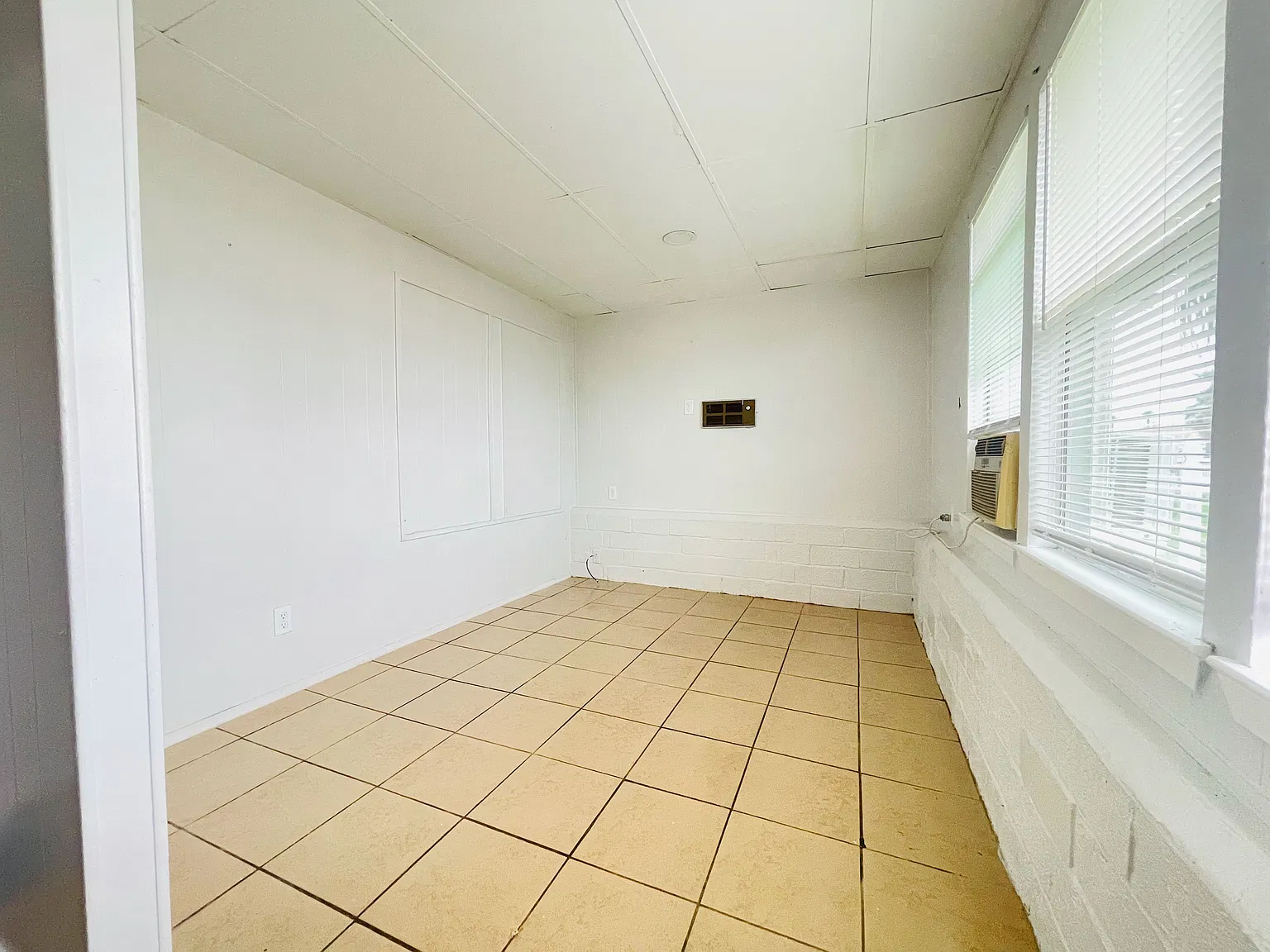 1 bed, 1.0 bath, $600 — Photo 2