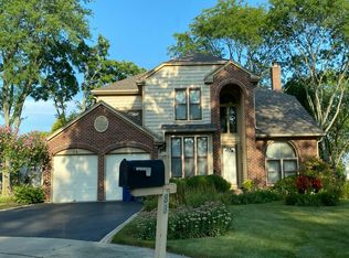 83 Dawson Ct, Vernon Hills, IL 60061