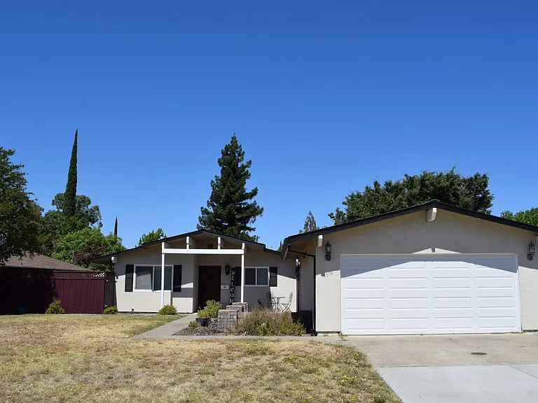 5578 Coronado Way — Photo 3
