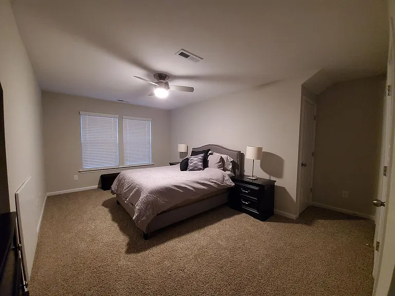 1013 Metropolitan Dr — Photo 14