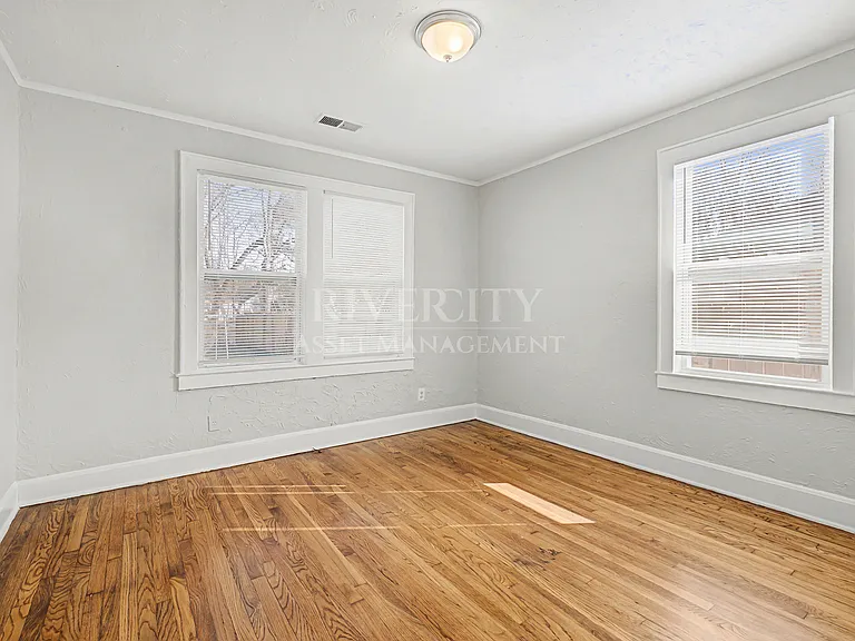 1052 National St — Photo 11