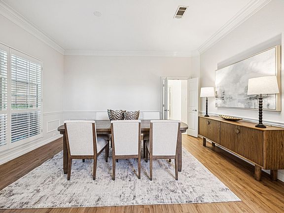 5th image of 700 Dover Pl