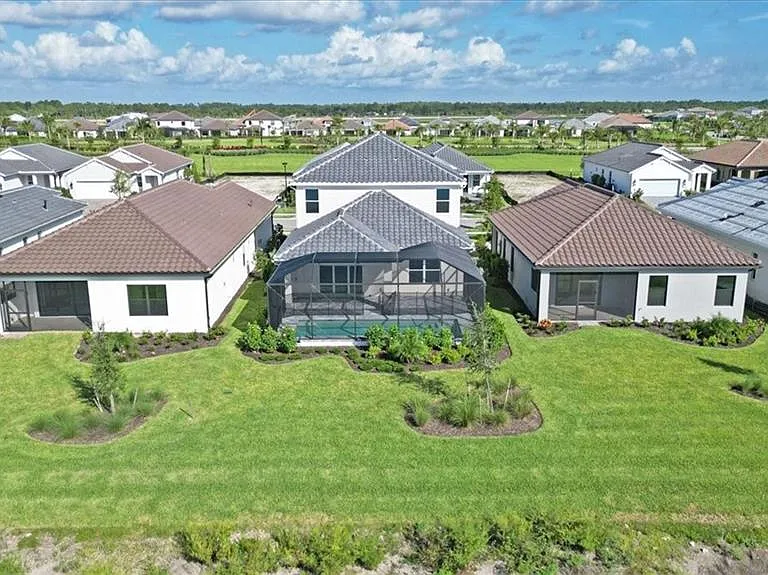 4652 Centaurus Cir — Photo 44