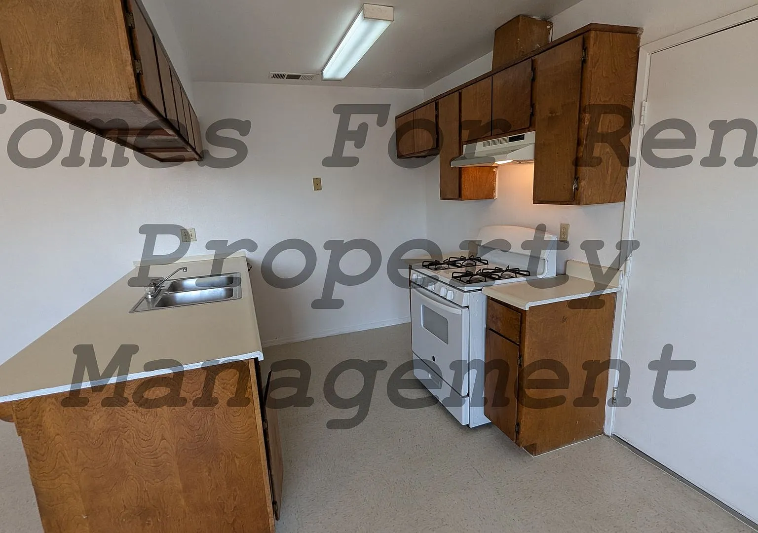 229 S. F St. — Photo 4