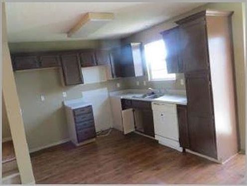 3rd image of 717 SE 14th St #141A