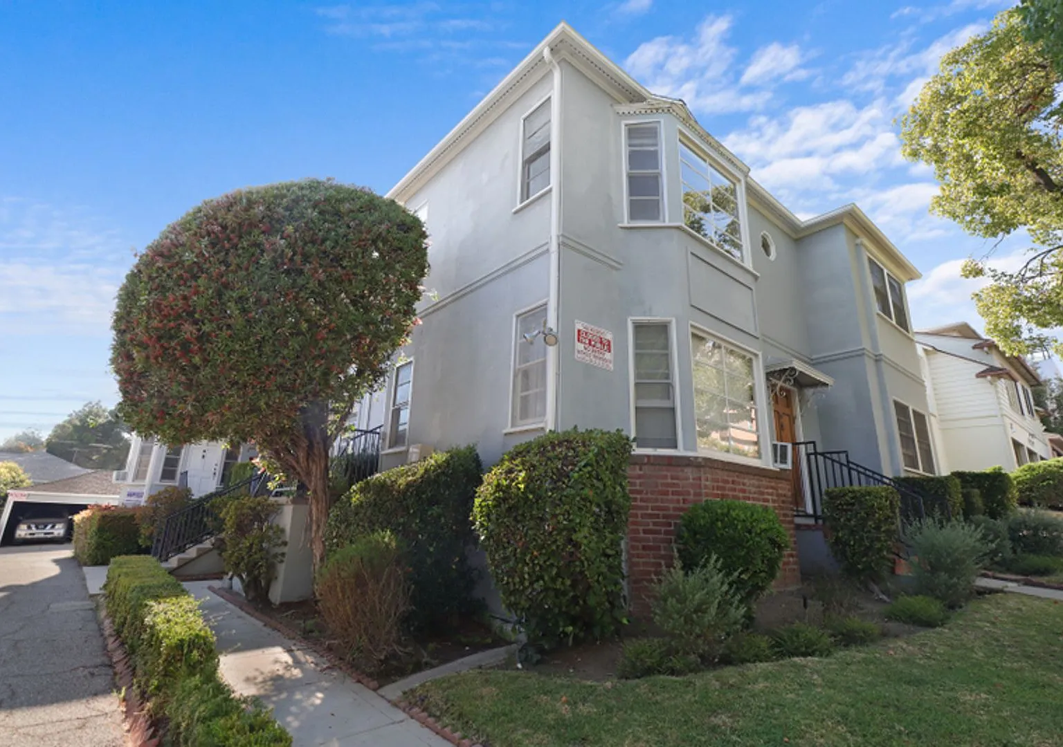 455 Midvale Ave — Photo 1