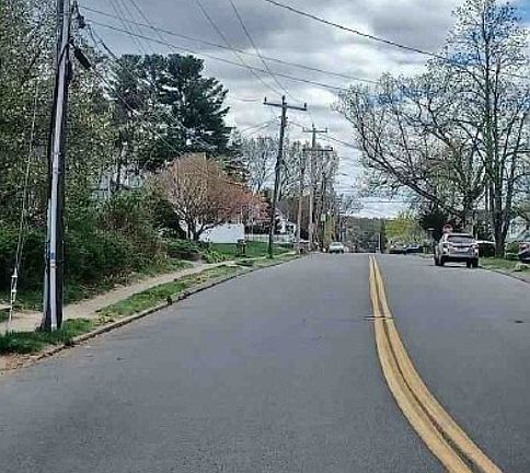 Exterior Neighborhood (street photo)