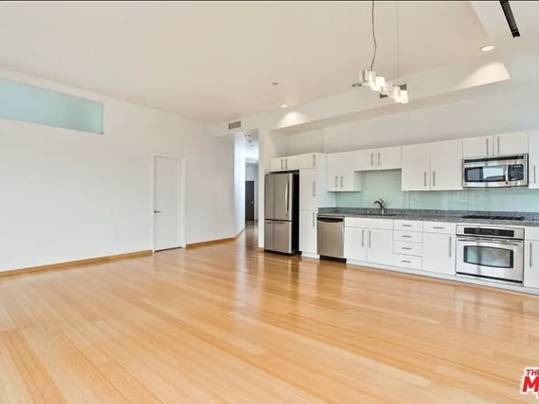 1100 Wilshire Blvd #2006 — Photo 3
