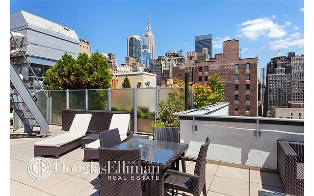 Sold by Douglas Elliman | media 24