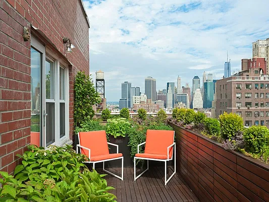 Sold by Sotheby's International Realty | media 12