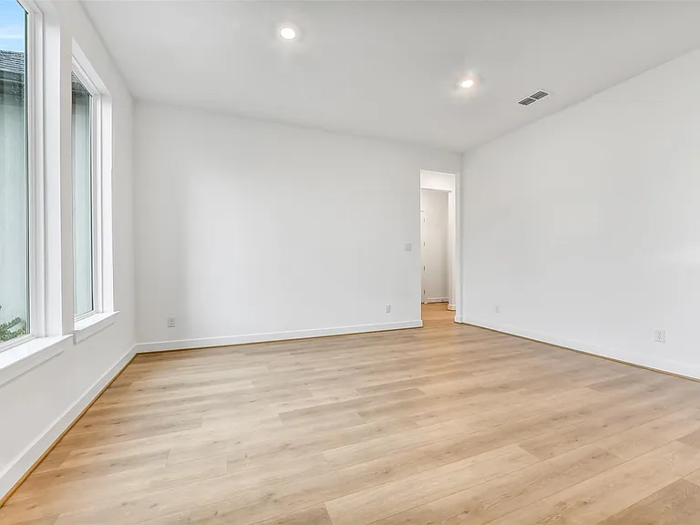 1673 Birch Lake Bnd — Photo 5