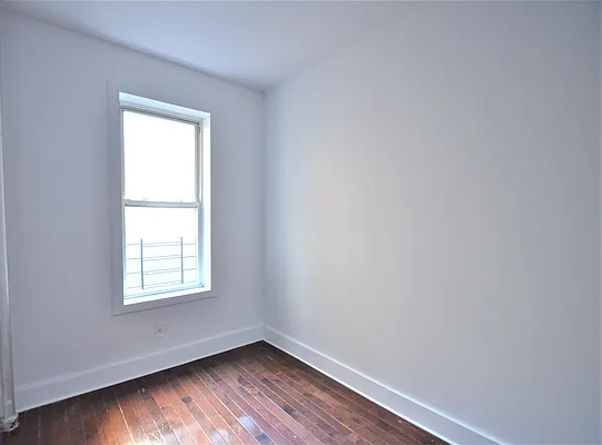 Rented by CITY SKYLINE REALTY INC | media 11