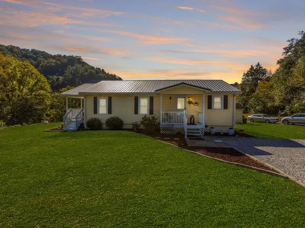 107 Calhoun Dr, Prestonsburg, KY 41653