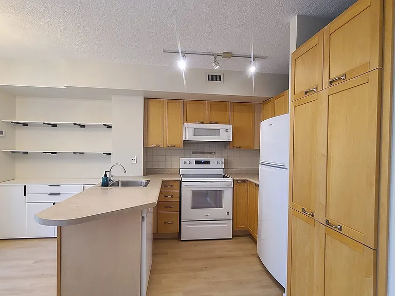 75 Dalhousie St #504 — Photo 10