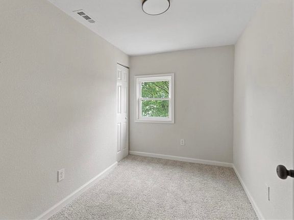 4th image of 444 Wilson St #B