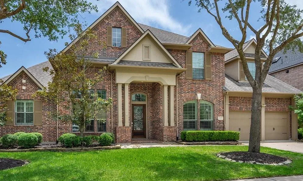 4 bed, 3.5 bath, 3605 sqft, $4,300 — Photo 2