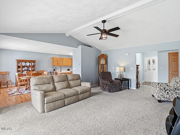 4th image of 110 Eagles Point W