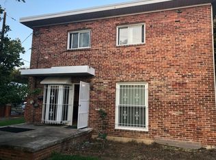 901 E Meadows Ct, Oxon Hill, MD 20745