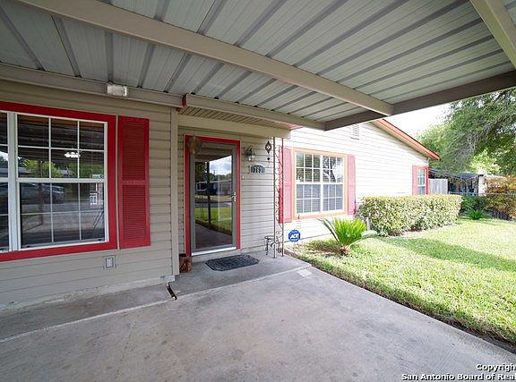 4th image of 363 E Vestal Pl
