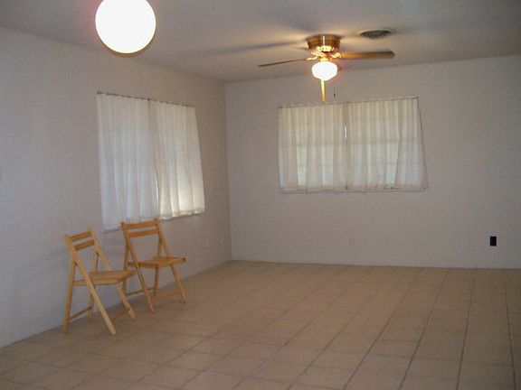 2nd image of 216 Zeder Strasse