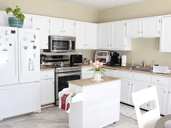 5th image of 171 S Main St #2