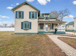 26240 Gibraltar Rd, Flat Rock, MI 48134