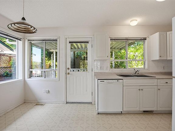 4th image of 5684 Carrington Rd
