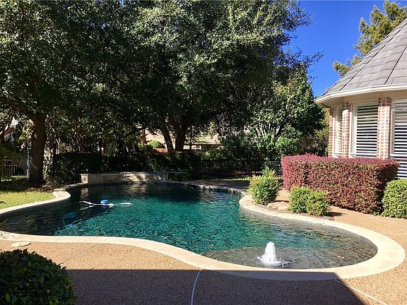 2nd image of 28 Canyon Crest Ct